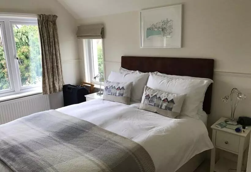 هتل Coombe Bank Guest House
