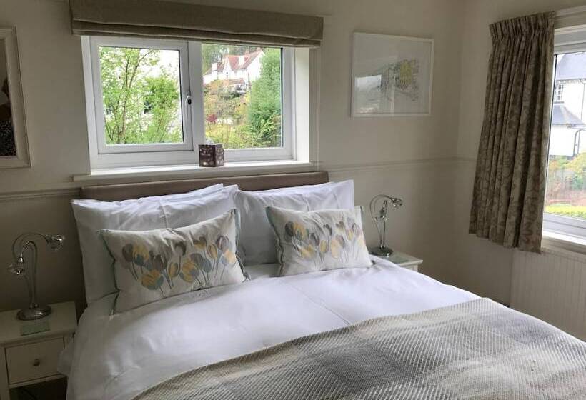 ホテル Coombe Bank Guest House