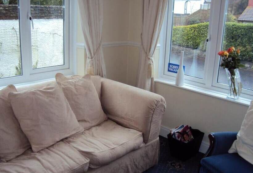 ホテル Coombe Bank Guest House