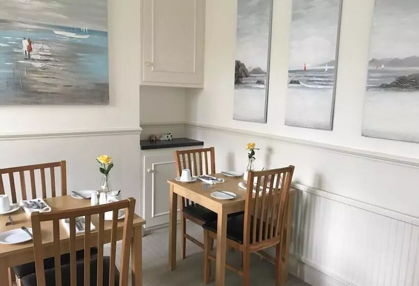 هتل Coombe Bank Guest House