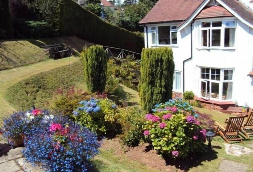 ホテル Coombe Bank Guest House