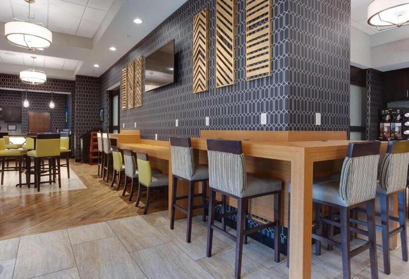 فندق Drury Inn & Suites Huntsville Space & Rocket Center