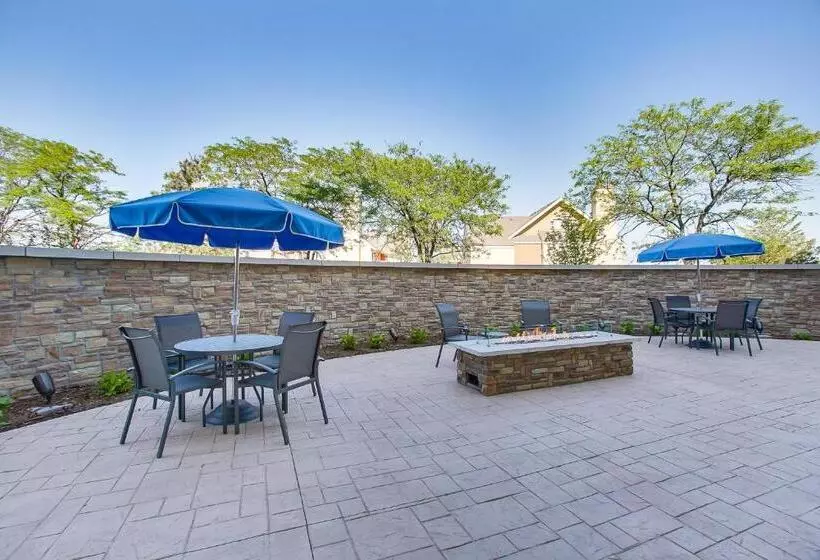 هتل Fairfield Inn & Suites By Marriott Wichita East