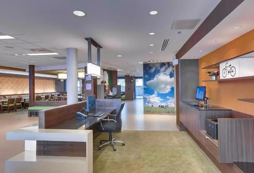 هتل Fairfield Inn & Suites By Marriott Wichita East
