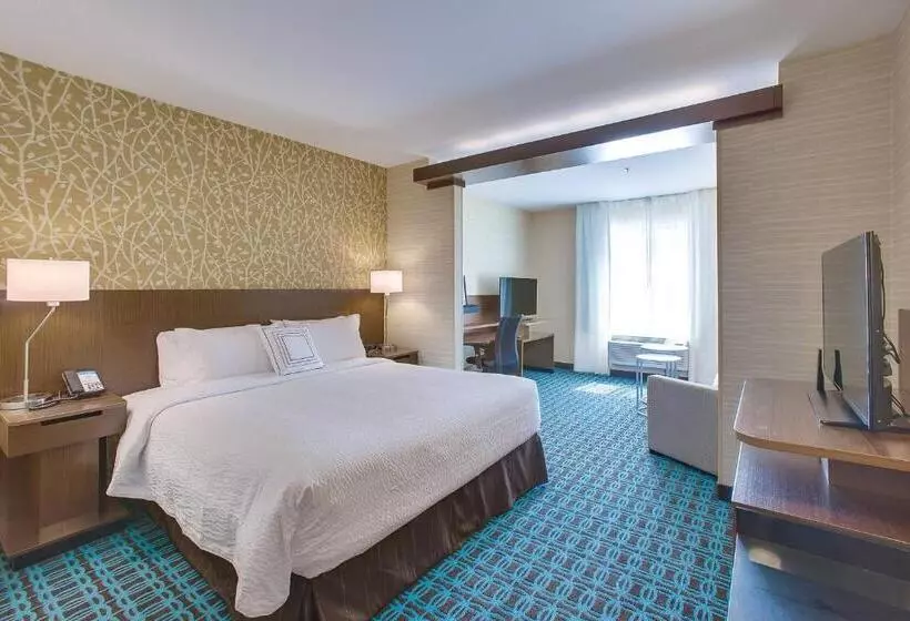هتل Fairfield Inn & Suites By Marriott Wichita East