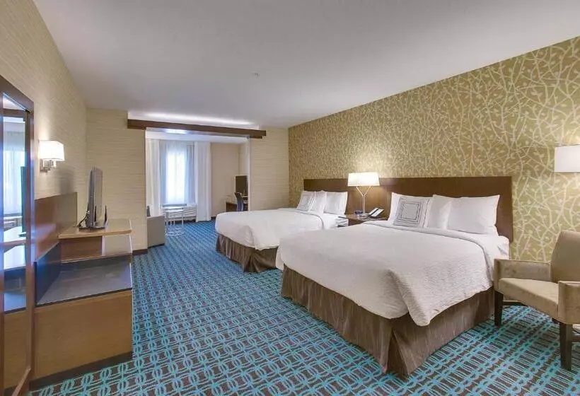 هتل Fairfield Inn & Suites By Marriott Wichita East