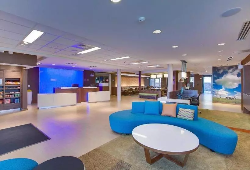 هتل Fairfield Inn & Suites By Marriott Wichita East