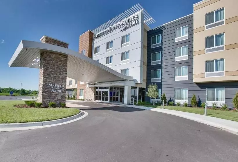 هتل Fairfield Inn & Suites By Marriott Wichita East