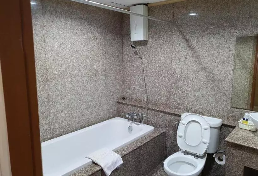 Hotelli Pearl Resort And