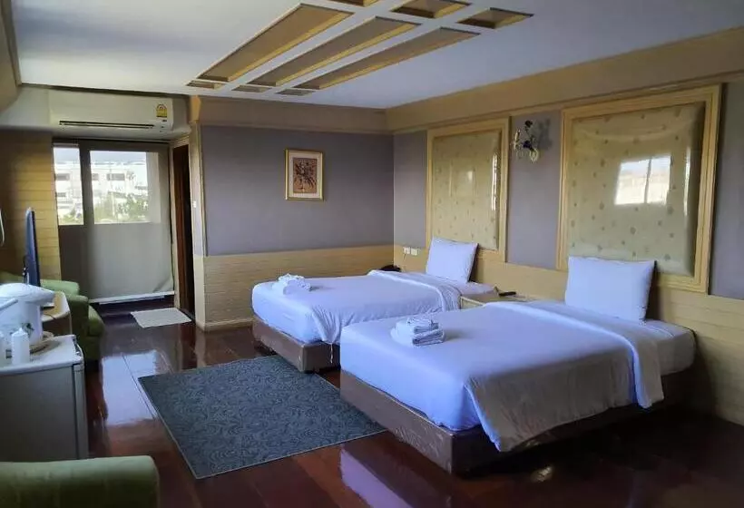 Hotelli Pearl Resort And