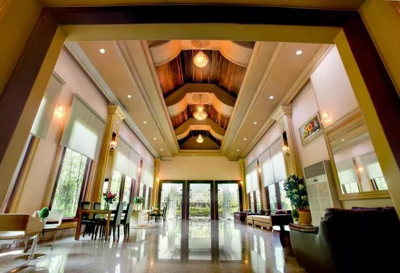 Hotelli Pearl Resort And