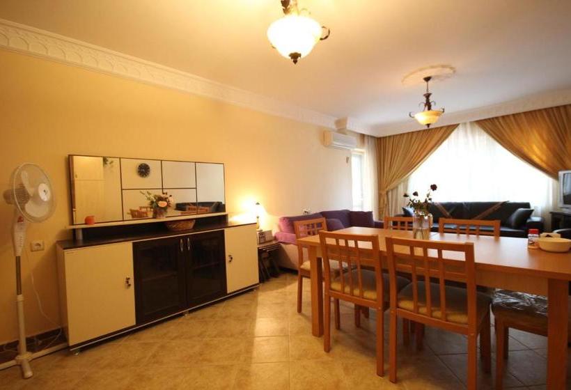 בית מלון כפרי Royal Residences