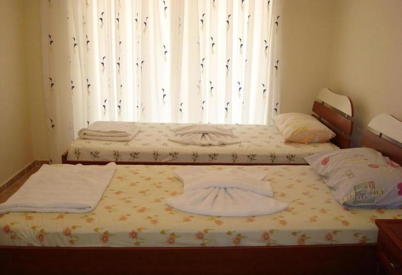 בית מלון כפרי Royal Residences