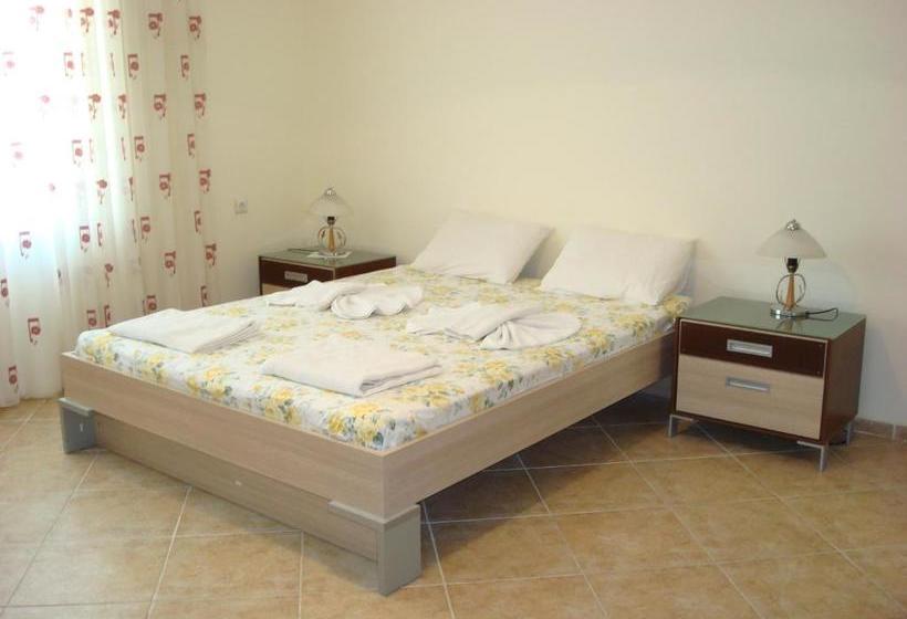 בית מלון כפרי Royal Residences