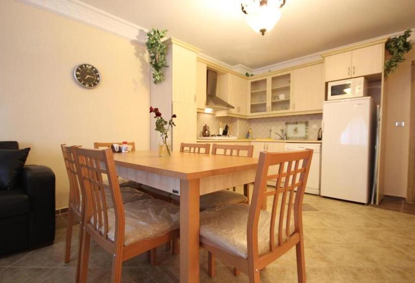 בית מלון כפרי Royal Residences