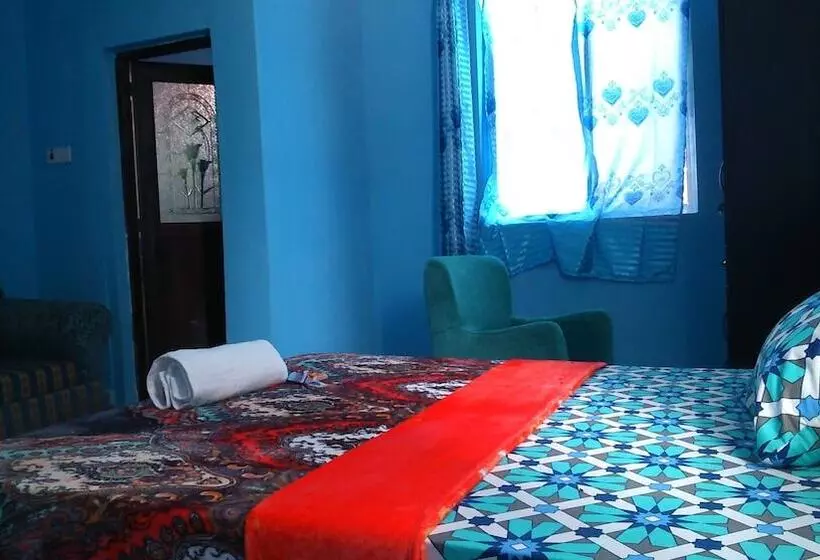 Hotelli Uroa White House Inn