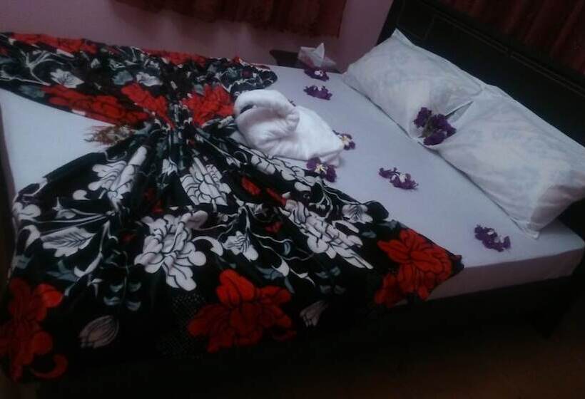 فندق Uroa White House Inn