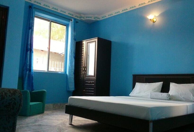 فندق Uroa White House Inn