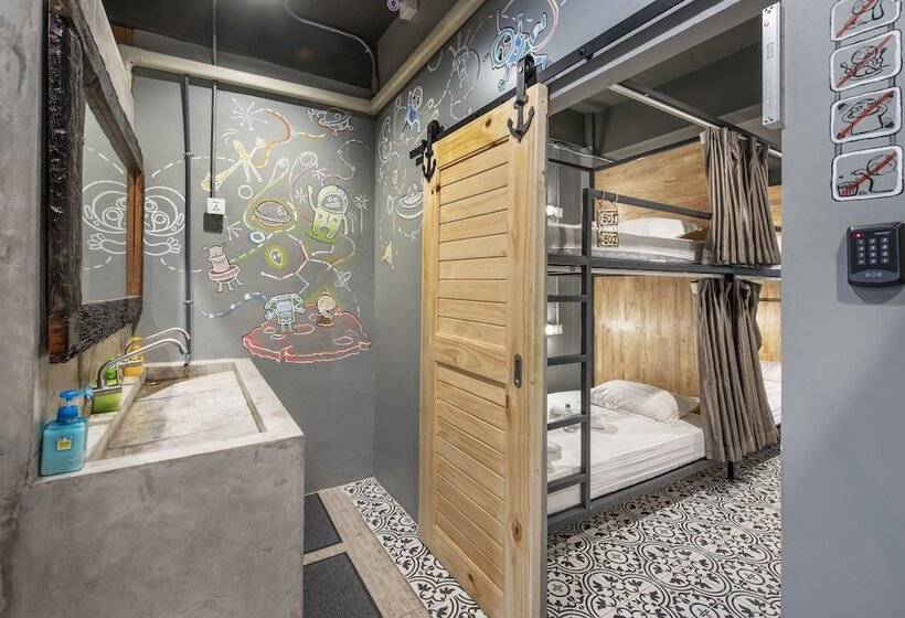 Sloth Hostel Don Mueang