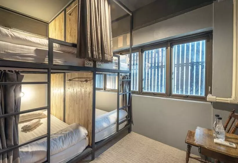 Sloth Hostel Don Mueang