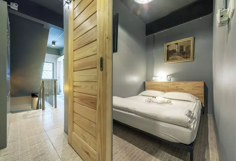 Sloth Hostel Don Mueang