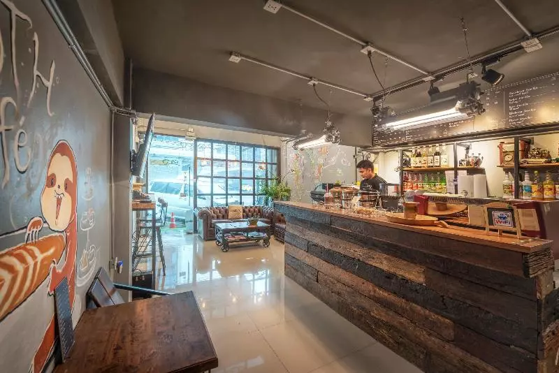 Sloth Hostel Don Mueang