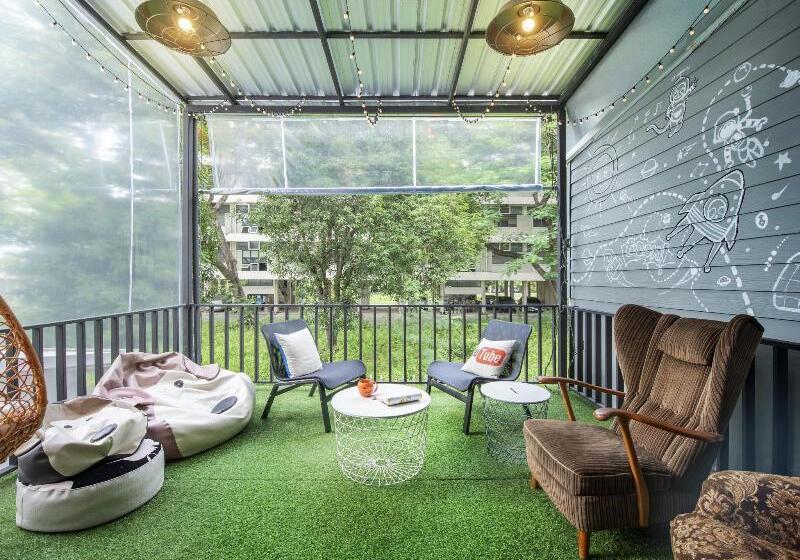 Sloth Hostel Don Mueang