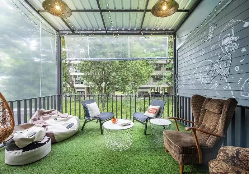 Sloth Hostel Don Mueang