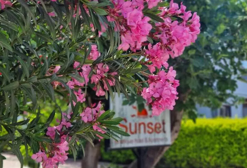 Sunset Boutique Hotel & Apartments