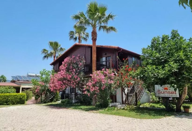 Sunset Boutique Hotel & Apartments