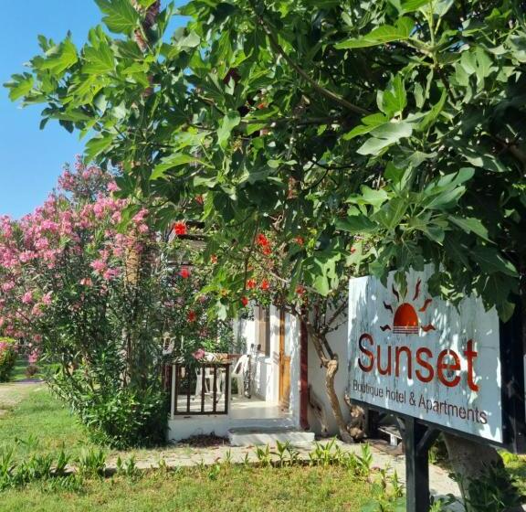 Sunset Boutique Hotel & Apartments