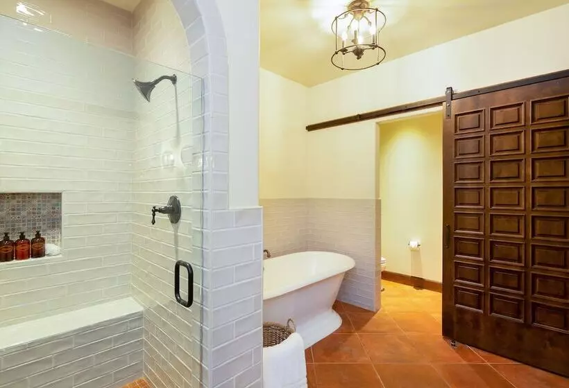 Hostelli Europa Village Wineries And Resort