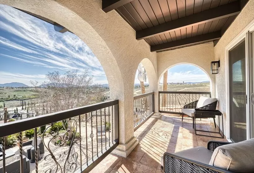 Hostelli Europa Village Wineries And Resort