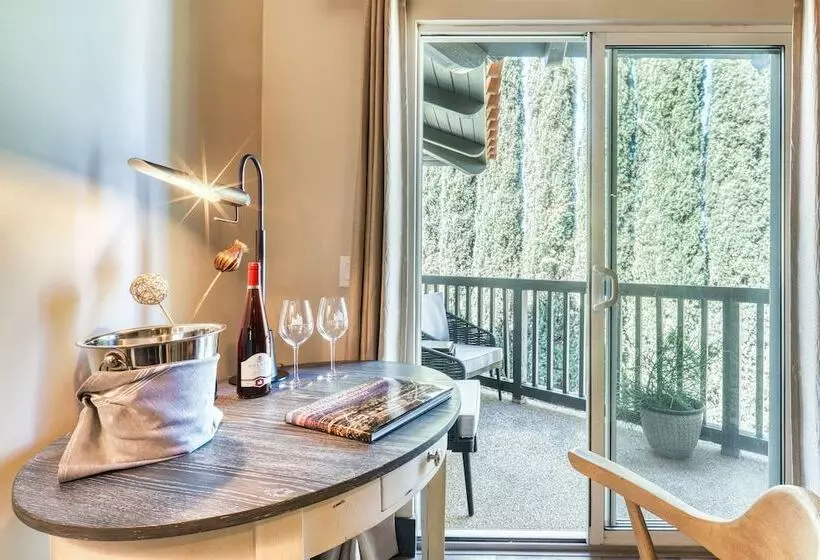 Hostelli Europa Village Wineries And Resort