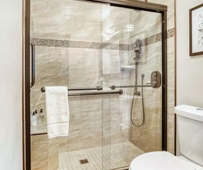 Hostelli Europa Village Wineries And Resort