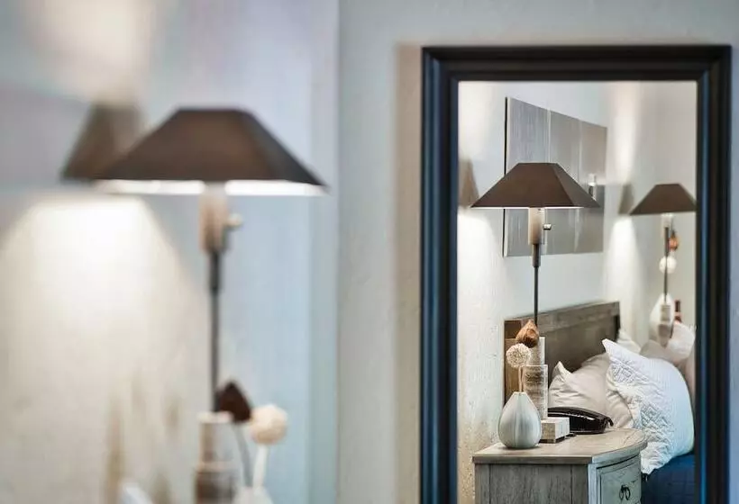 Hostelli Europa Village Wineries And Resort