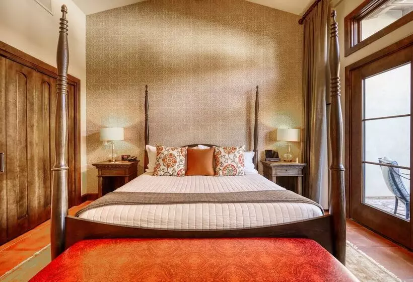 Hostelli Europa Village Wineries And Resort