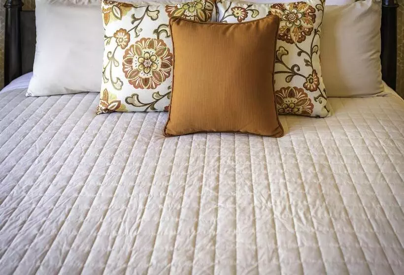 Hostelli Europa Village Wineries And Resort