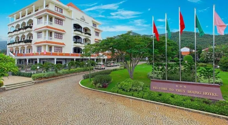 Tran Chau Beach & Resort