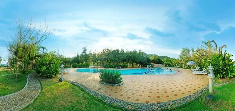 Tran Chau Beach & Resort