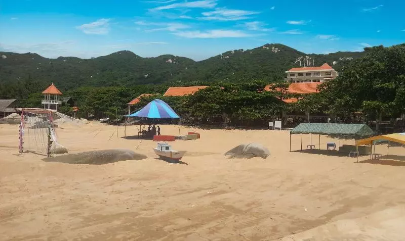 Tran Chau Beach & Resort