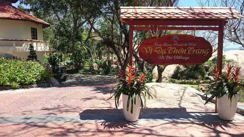 Tran Chau Beach & Resort