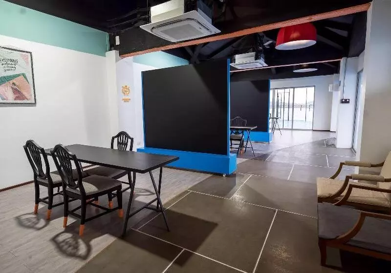 هاستل Thalay Chaam By Tha