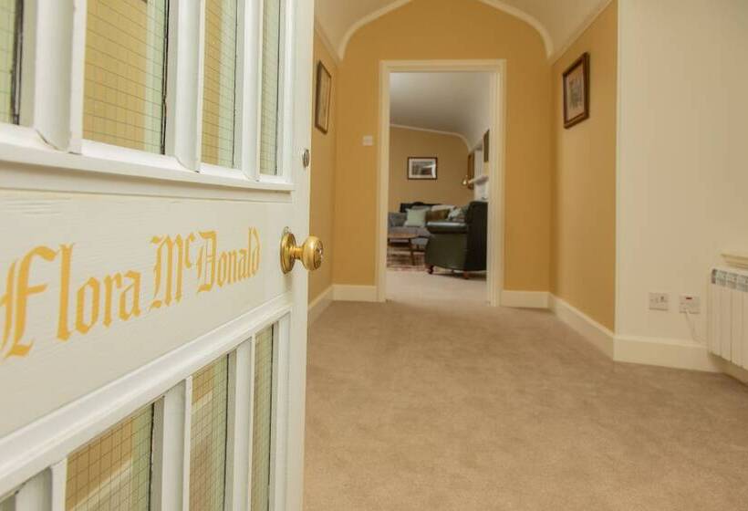 Armadale Castle Cabins