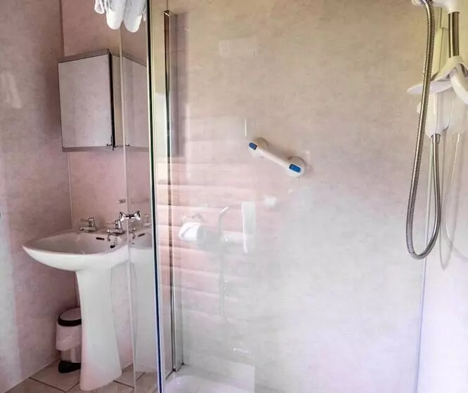 Armadale Castle Cabins