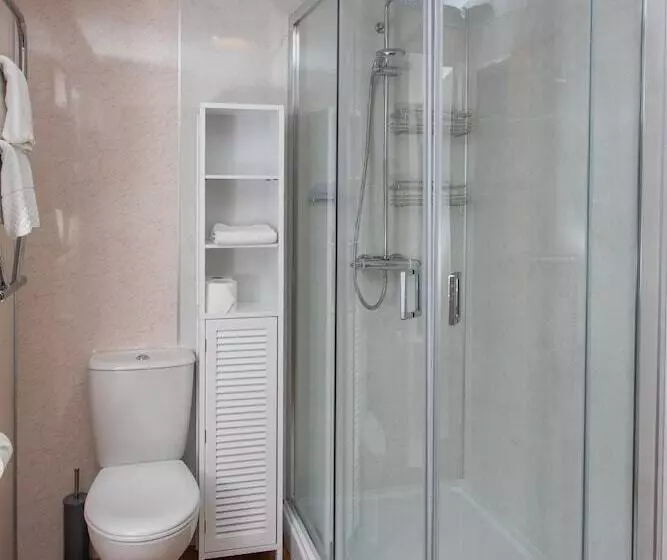 Armadale Castle Cabins