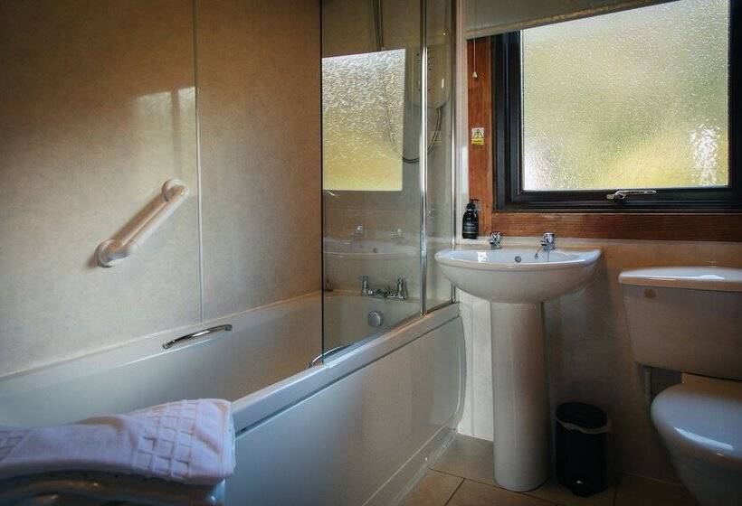 Armadale Castle Cabins