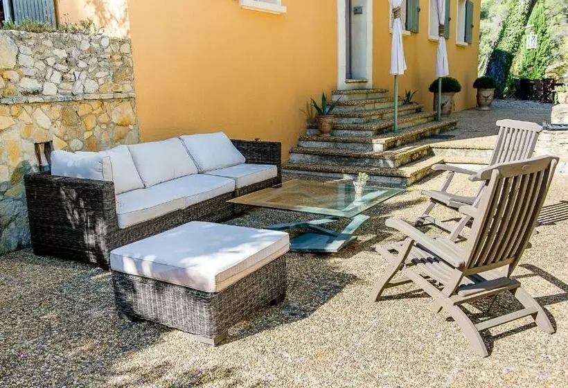 تختخواب و صبحانه Domaine Jobert