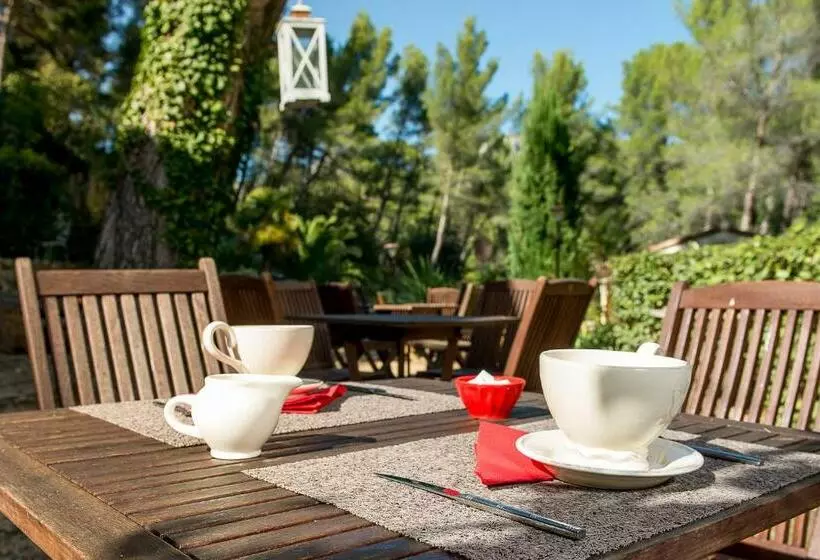 تختخواب و صبحانه Domaine Jobert