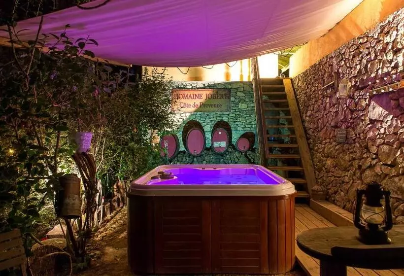 تختخواب و صبحانه Domaine Jobert